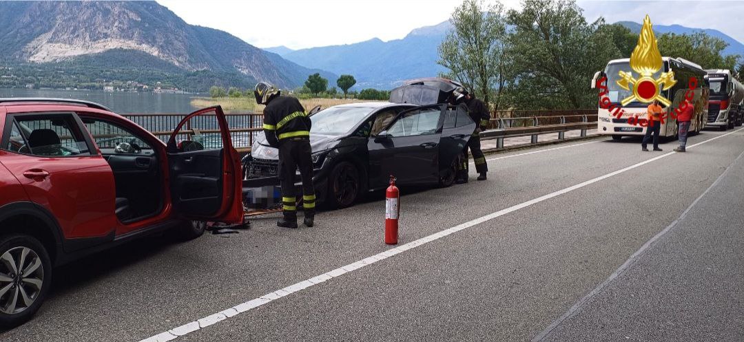 Incidente a Fondotoce, quattro auto coinvolte e traffico bloccato