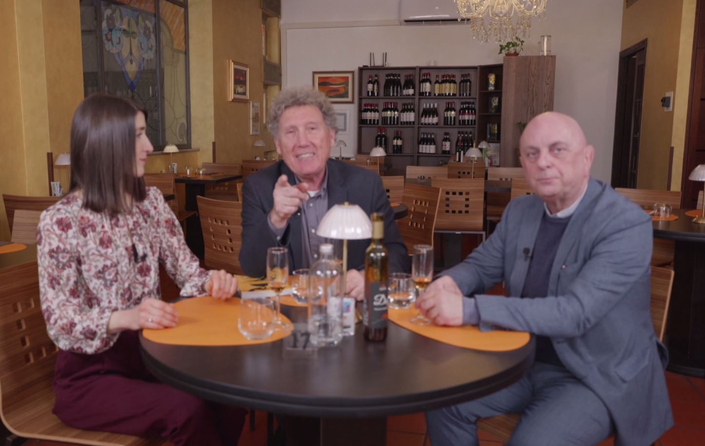 Questa sera su Vcoazzurra tv torna Metti una sera a cena