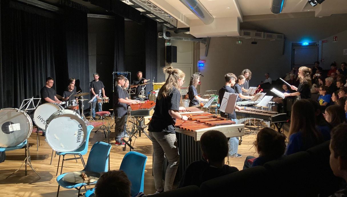 Concerto Waikiki Jr al teatro Sant'Anna di Verbania. 25 i giovani percussionisti sul palco