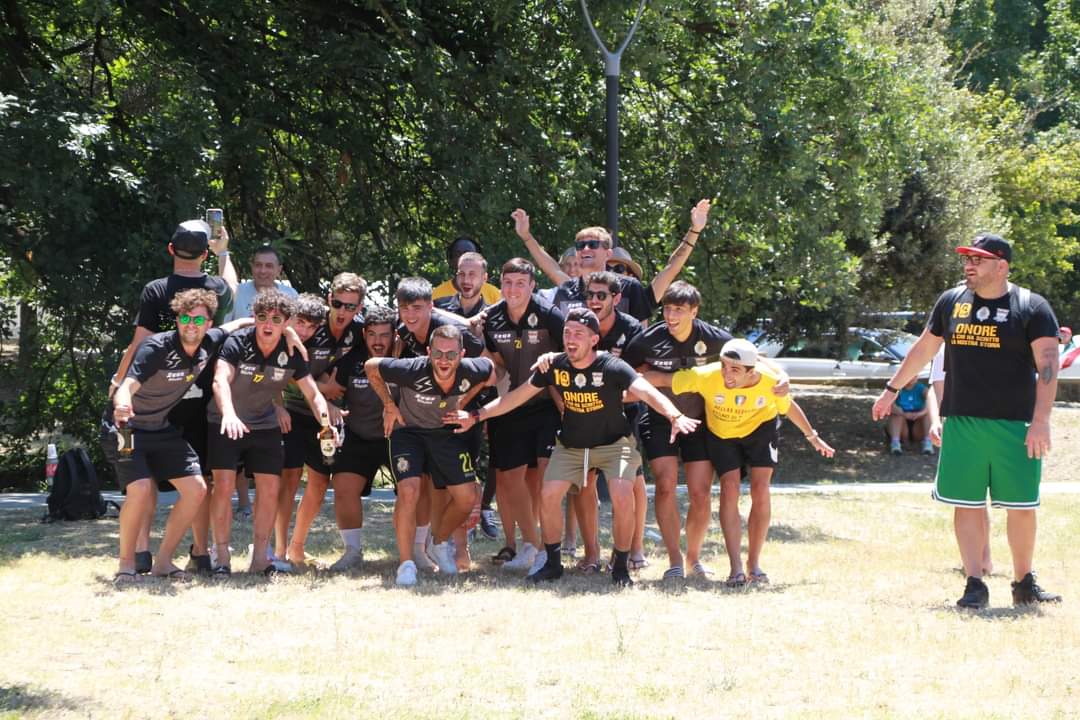 Calcio Csi, l'Hellas Verbania Regno di Napoli è campione d'Italia per il secondo anno consecutivo