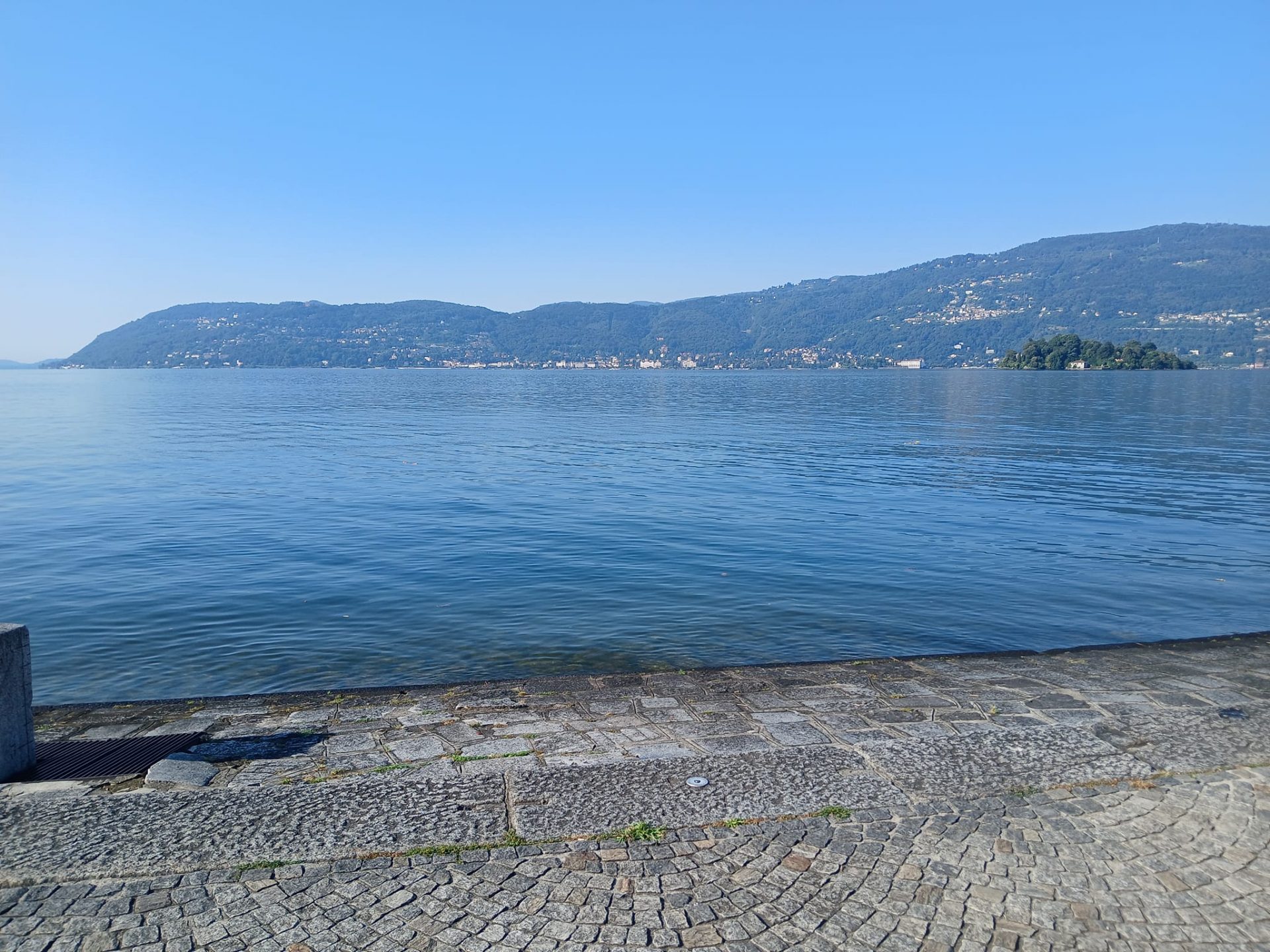 Rimossa la piattaforma galleggiante a Pallanza, scoppia la polemica