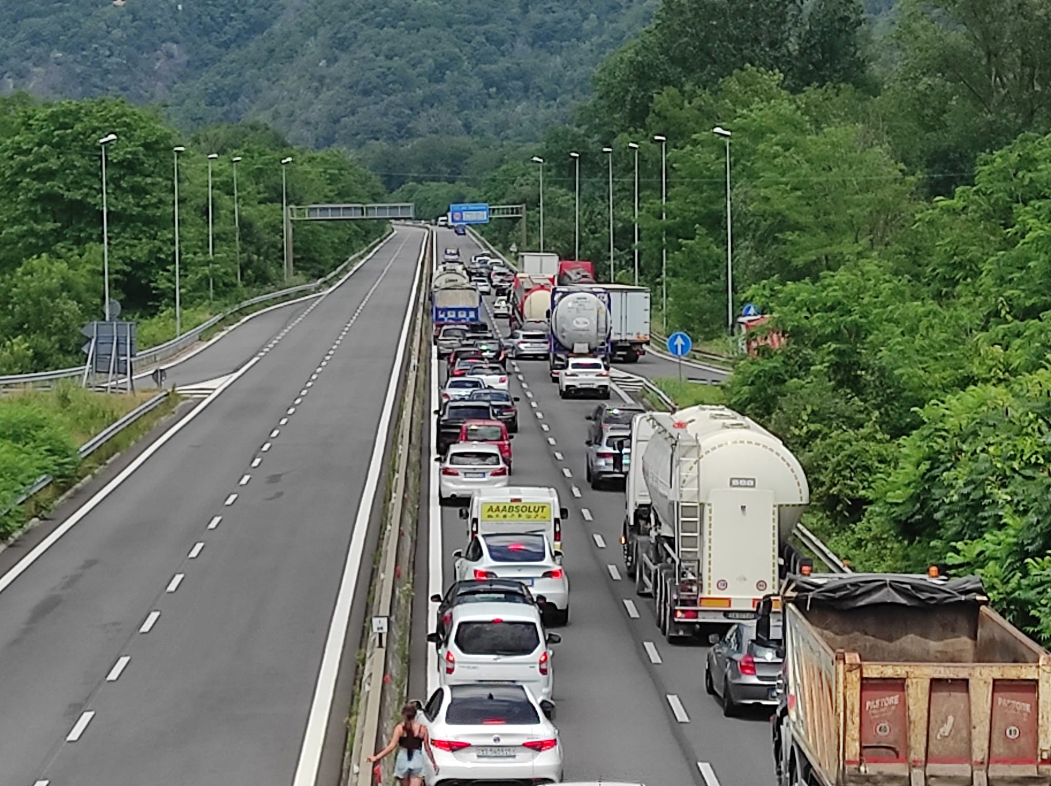 Incidente in superstrada tra Ornavasso e Gravellona, grave motociclista