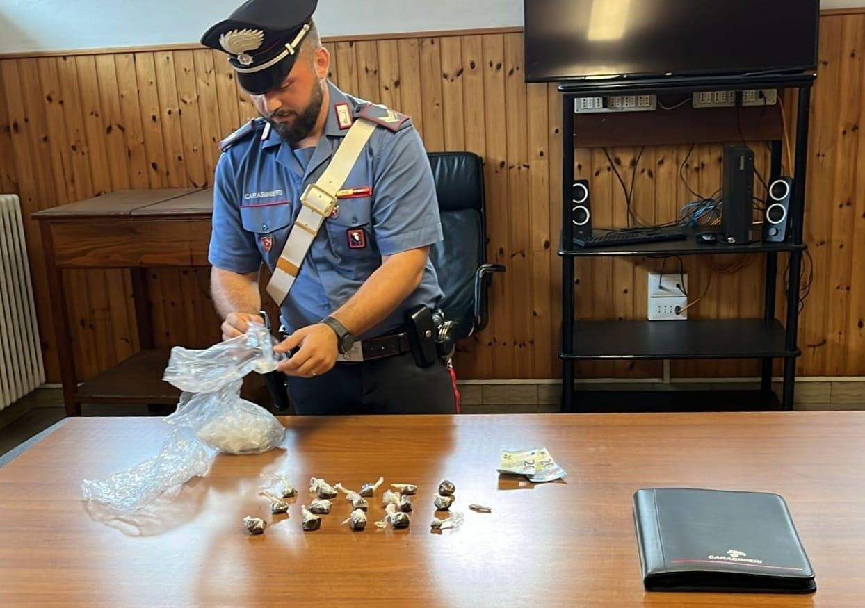 Vende hashish a un ragazzo, cinquantanovenne ossolano arrestato dai Carabinieri