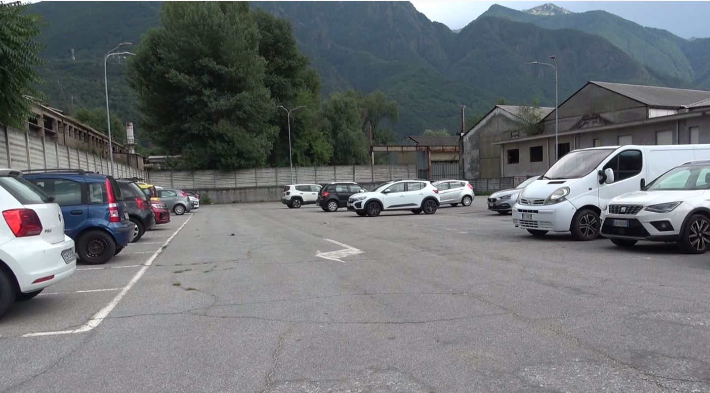 Dal 9 al 31 agosto stop ai treni Iselle Domo. Nel parcheggio di via Piave arrivo e partenza dei bus sostitutivi
