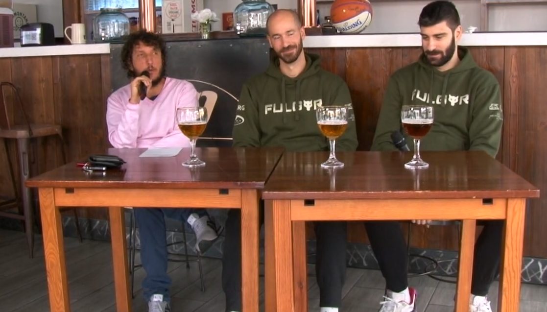 A Baskettando il capitano della Paffoni Jacopo Balanzoni e il vice allenatore Francesco Petricca