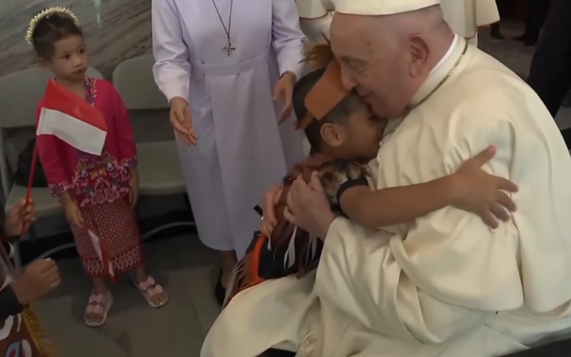 Non di Solo Pane: prosegue il viaggio di Papa Francesco in Indonesia