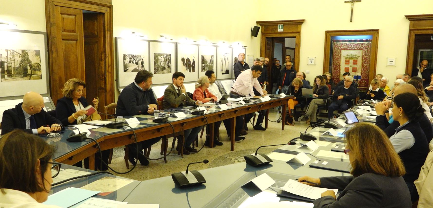 Il consiglio comunale domese ha bocciato la mozione sull'impegno dell'amministrazione Pizzi nella vicenda dei frati