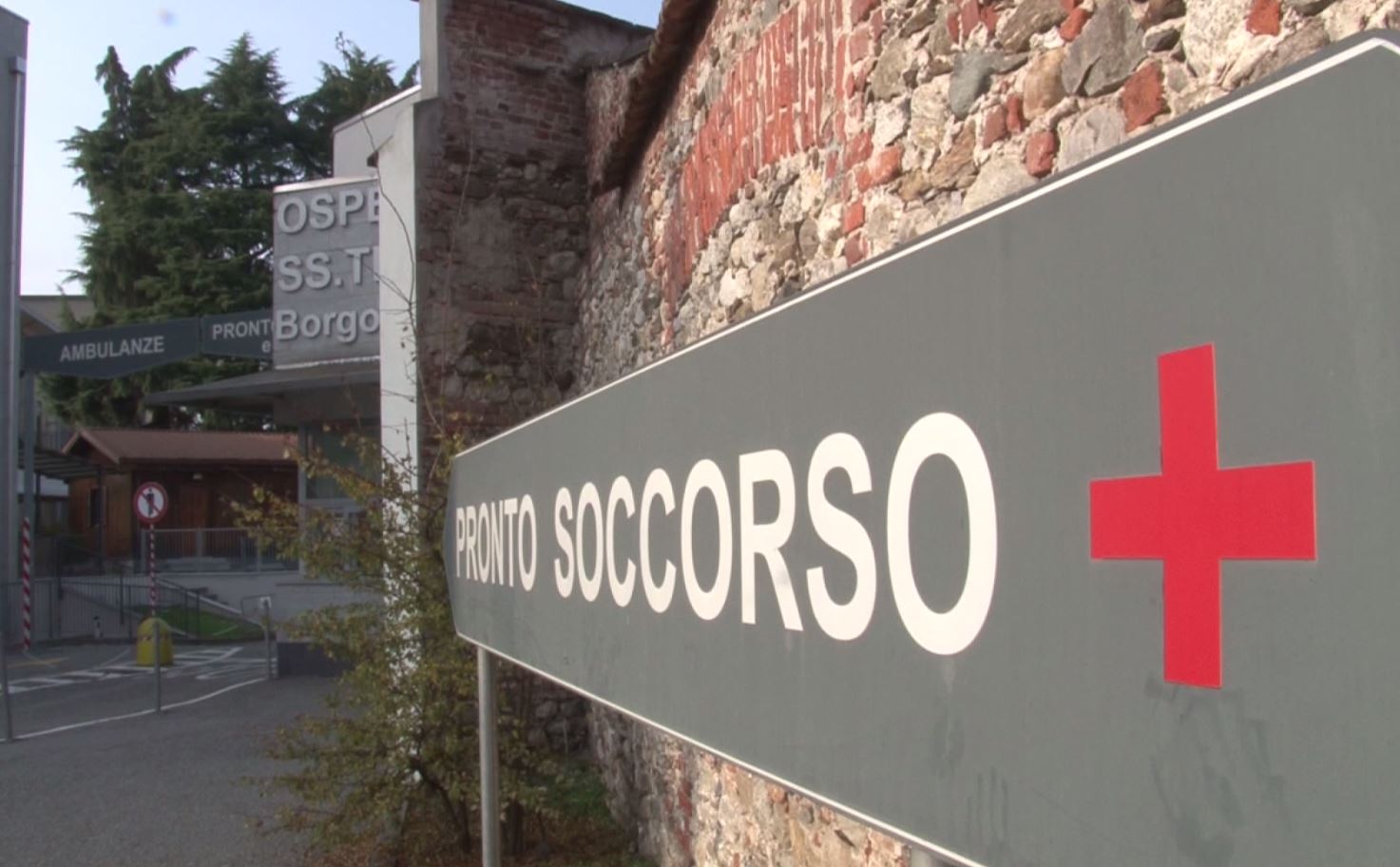 Cade da 7 metri in una rubinetteria, grave operaio nel Novarese