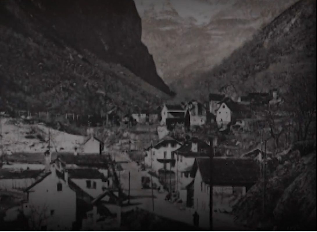 'Quel rintocco di campane a San Giovanni'  a Extra