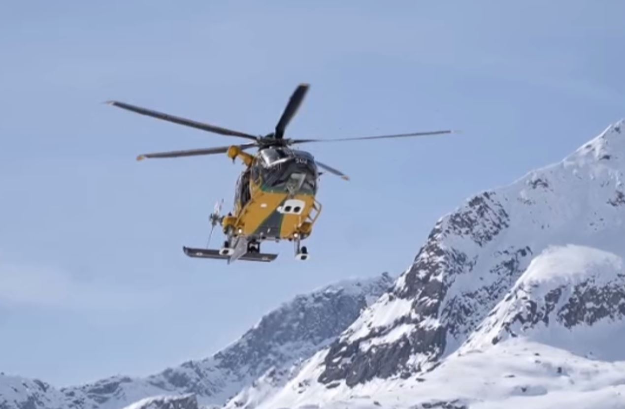 Valanga Trasquera. Si cercano i due scialpinisti francesi che hanno prestato soccorso