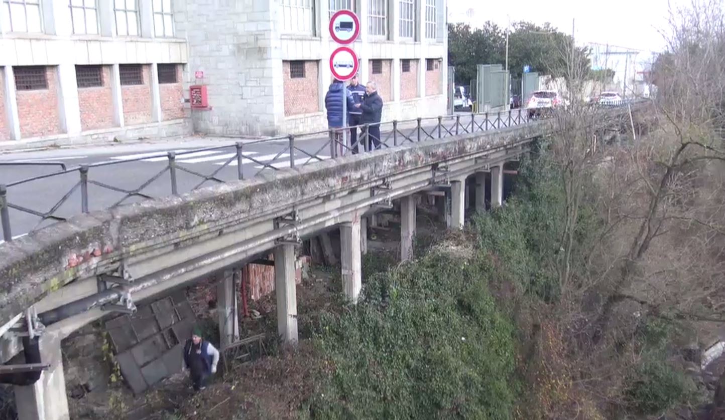 A Omegna prorogati i lavori sul ponte: sarà completato anche il marciapiede