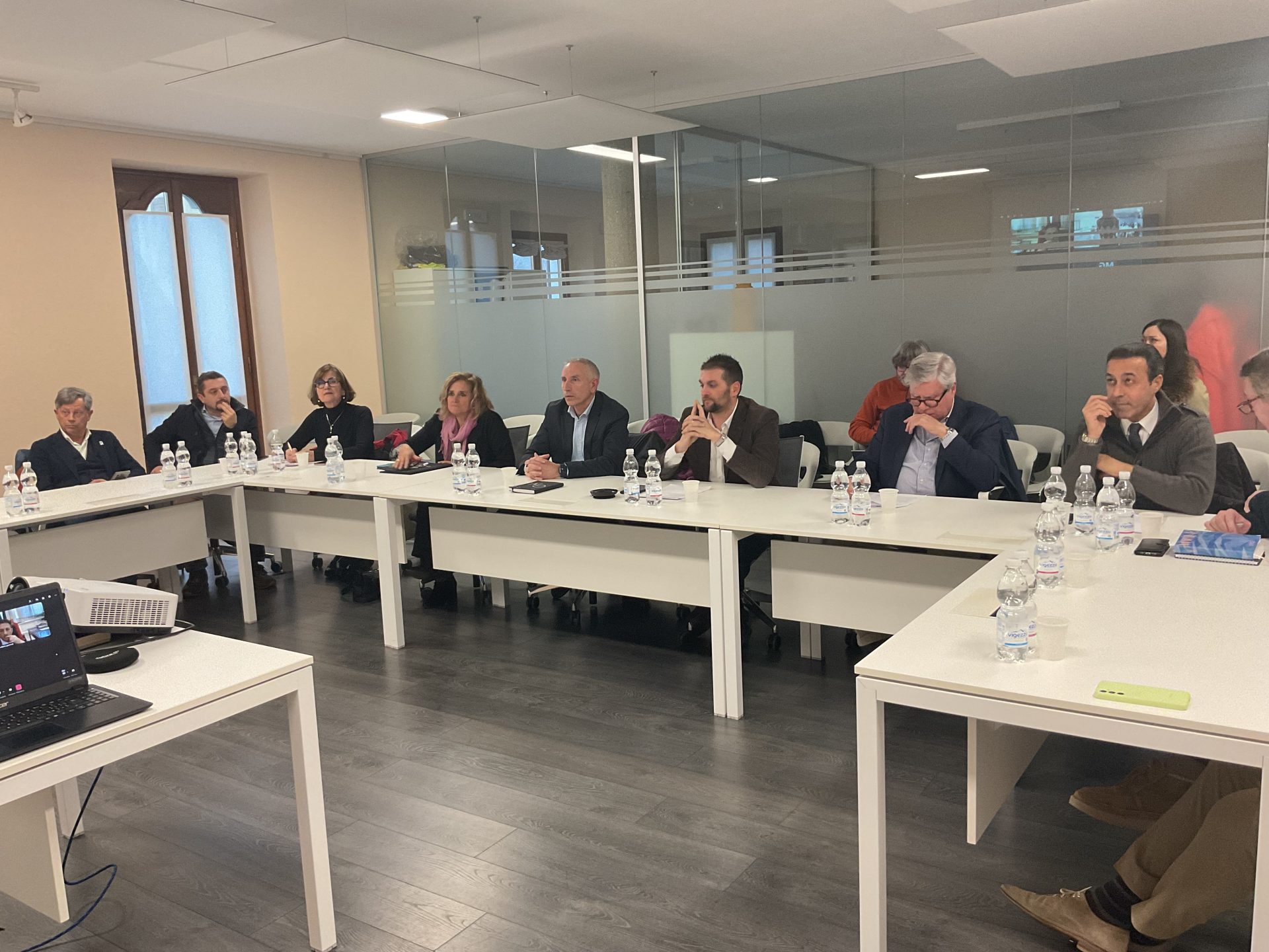 Linea Milano-Domodossola, dalla riunione di Baveno la richiesta della convocazione di un tavolo con Rfi in Prefettura