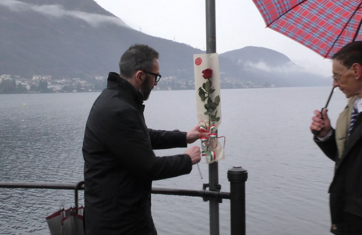 Giorno del Ricordo. Omegna, omaggio floreale del Comitato 10 febbraio