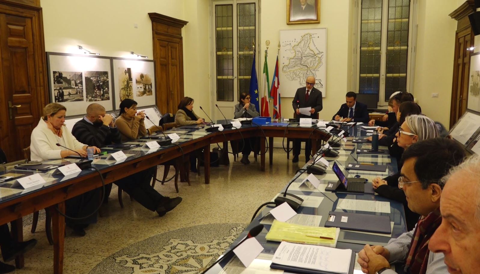 Si assottigliano le fila del gruppo "Pizzi sindaco". Bossi e Racco danno vita a "Impegno civico per Domodossola"