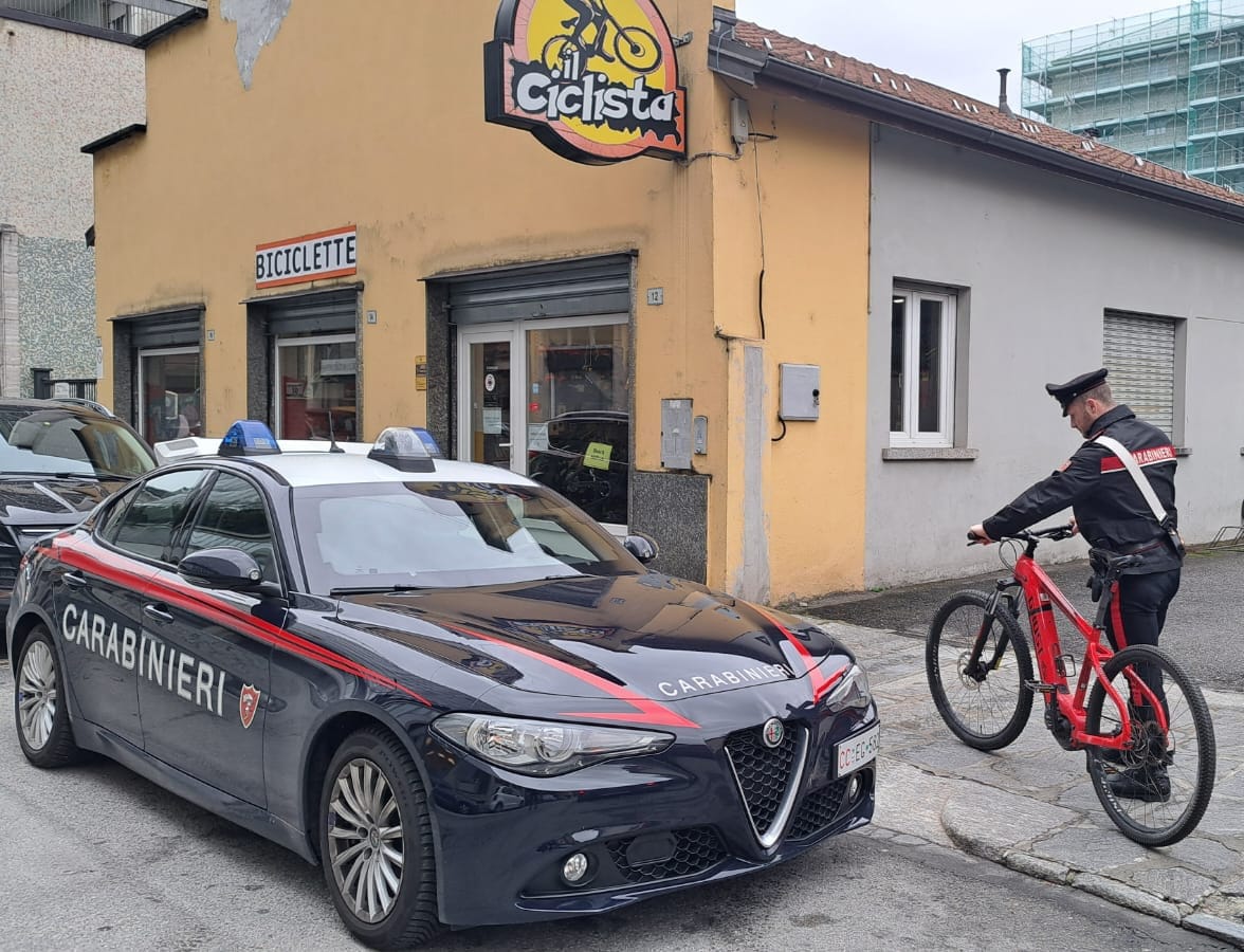 Lascia la vecchia bici e se ne va con una elettrica da 3 mila euro: arrestato dai Carabinieri quarantenne