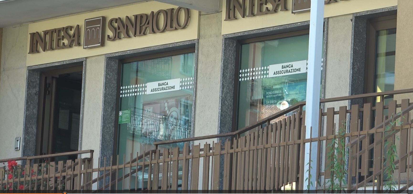 La protesta contro la desertificazione bancaria, domani Uncem in piazza. Per lo sportello di Baveno "Risposta inaccettabile"