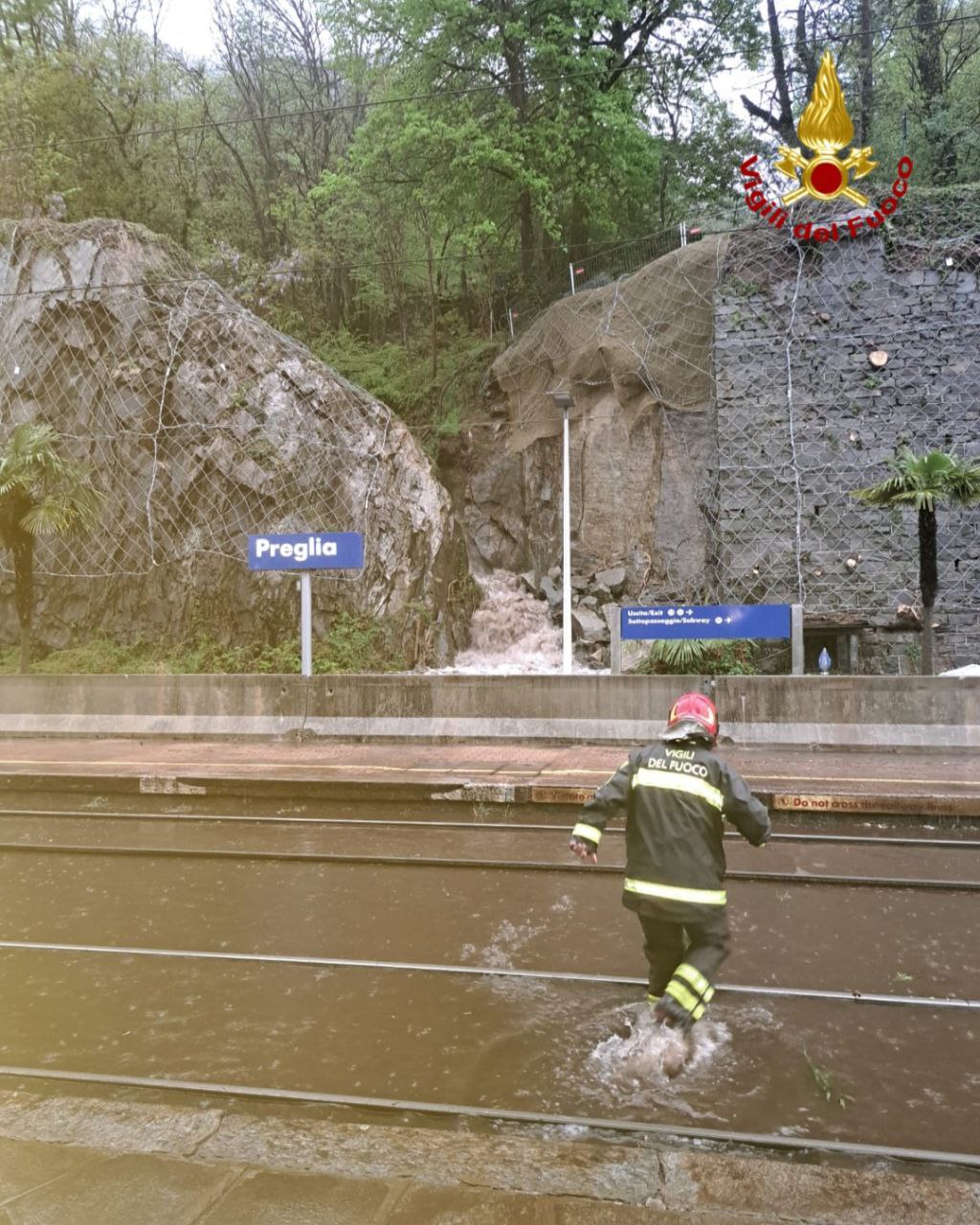 Maltempo, 30 interventi dei Vigili del fuoco. Treni sospesi sulla linea del Sempione