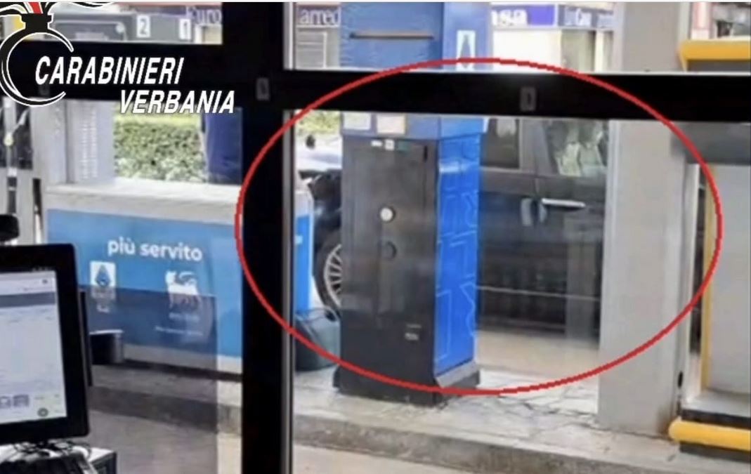 I Carabinieri di Verbania hanno arrestato un volontario della Cri, è ai domiciliari. Faceva benzina utilizzando le cedole destinate alle ambulanze