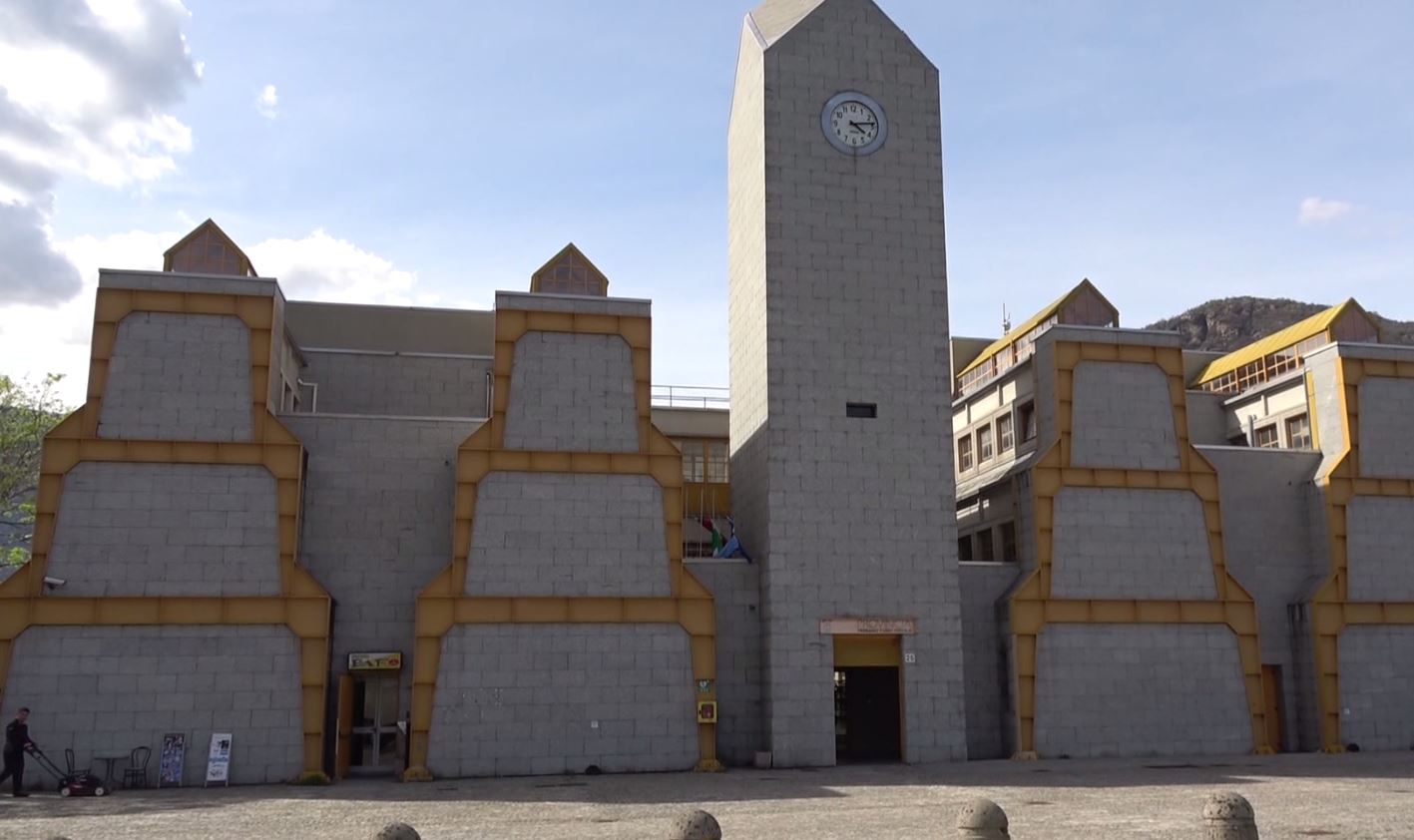 Morte Papa Francesco, bandiere a mezz'asta al Tecnoparco