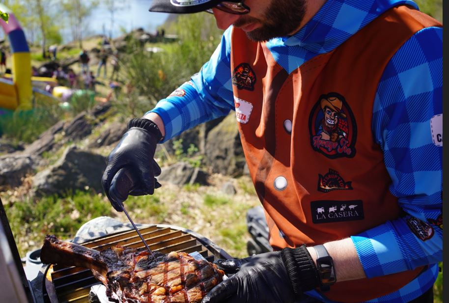 Alla fiera di Cireggio il campione dell'ultima gara di BBQ