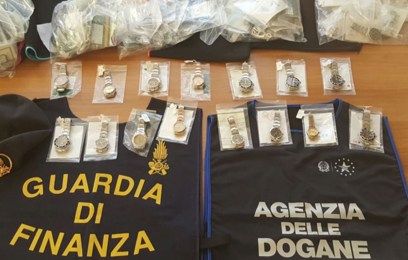 All'asta i 350 orologi sequestrati dalla Gdf di Domodossola e ADM a un giapponese diretto a Parigi in treno