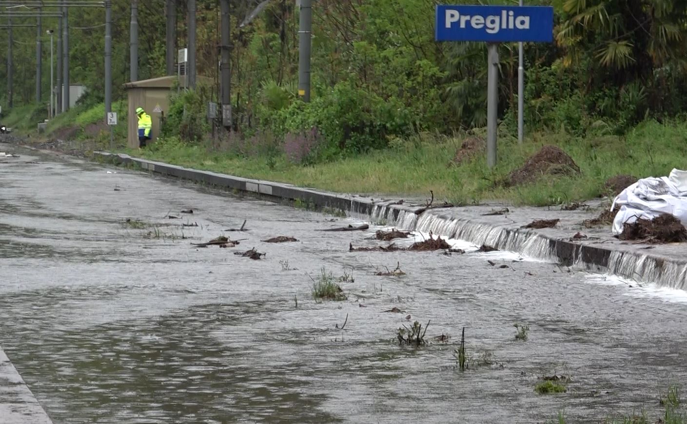 Maltempo. Linea ferroviaria del Sempione : oggi sopralluogo dei geologi