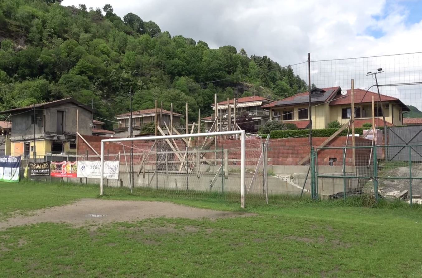 Omegna, ripartito il cantiere degli spogliatoi del campo di Bagnella