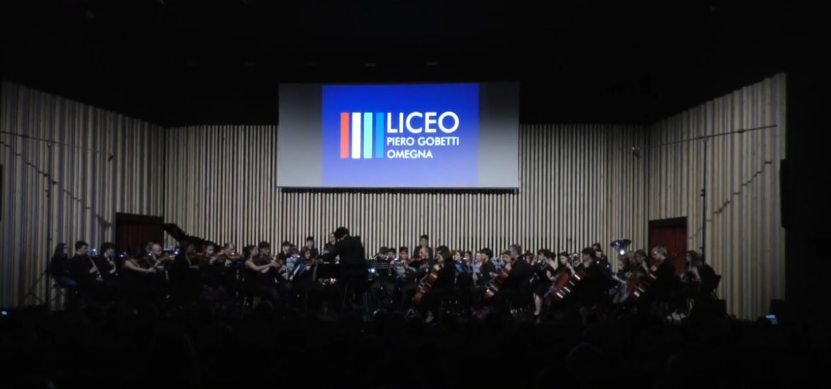Omegna, concerto dell'orchestra del Gobetti dedicato a Rota e donazione di 80 sedie per i musicisti