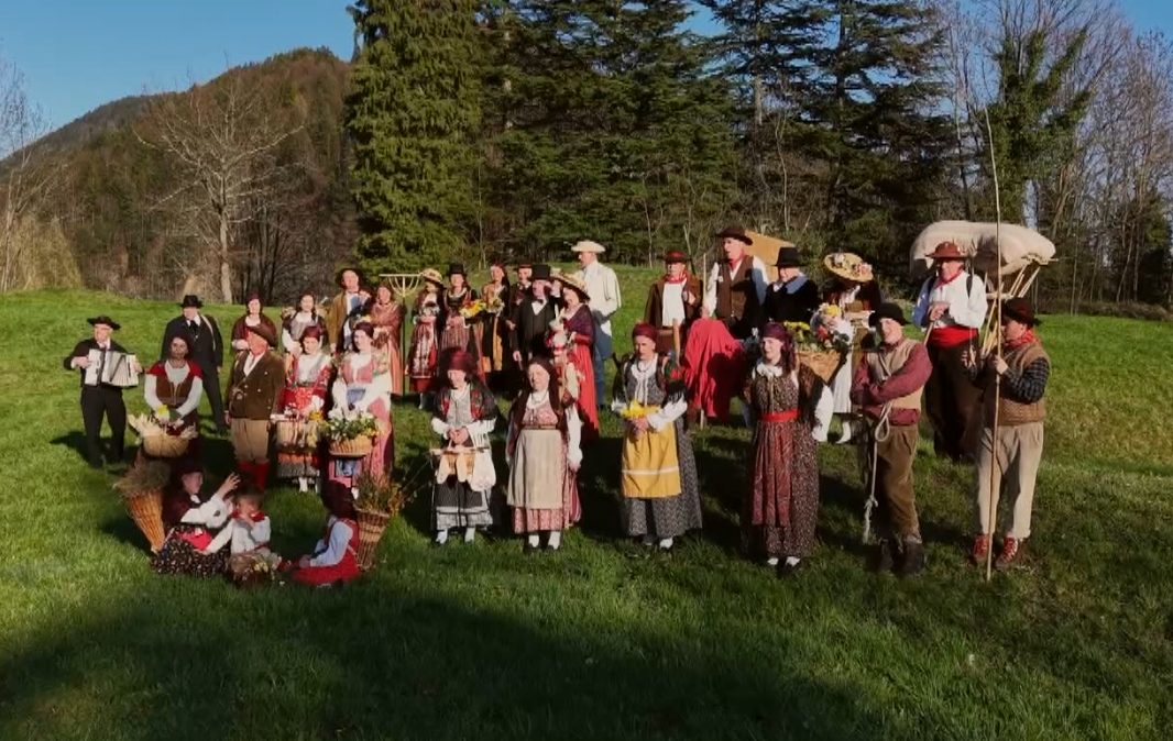 I corti di solidarietà a L'Infinito dentro un bisogno