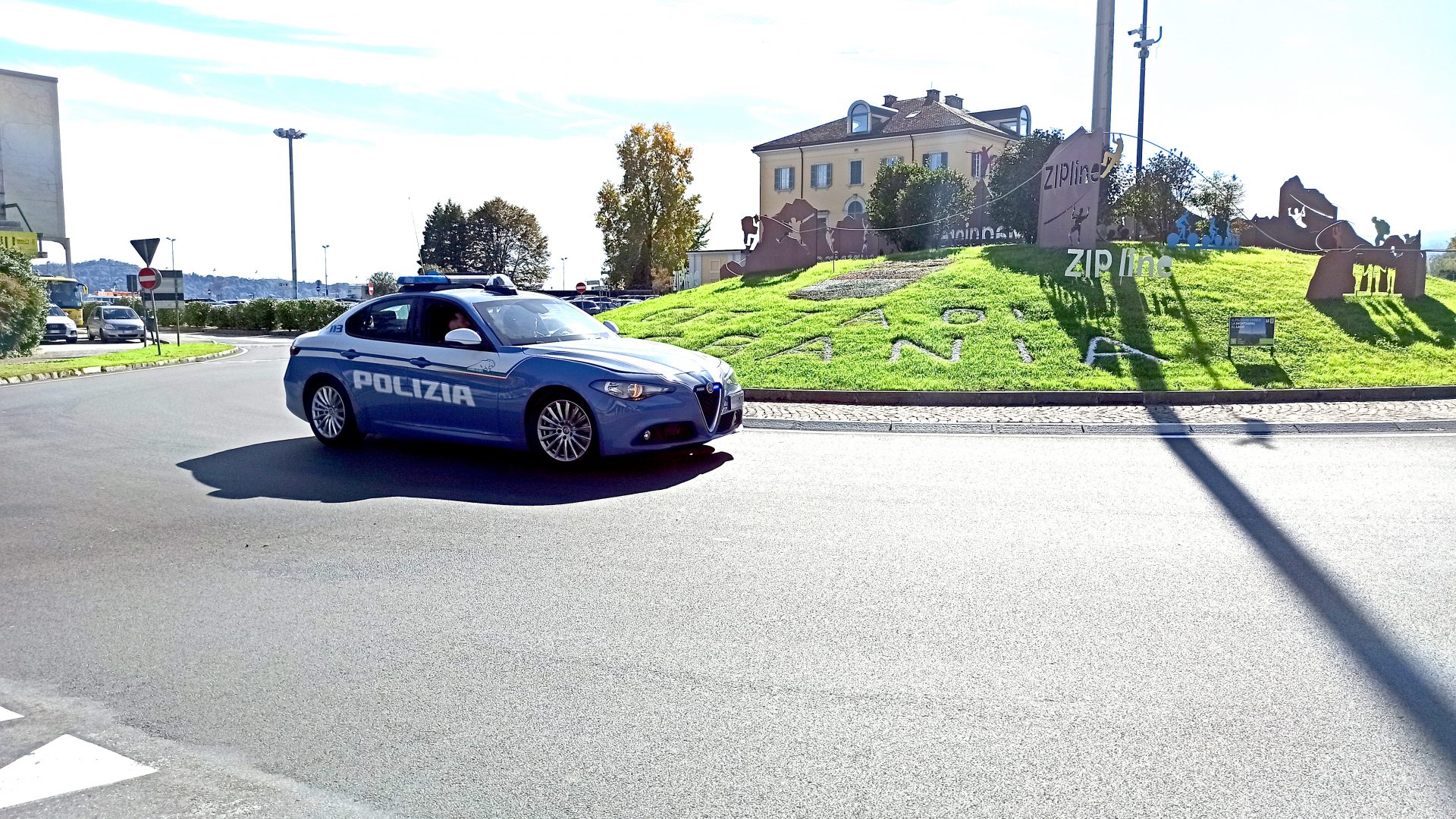 Non paga il conto al ristorante ma torna perché ha dimenticato il cellulare: denunciato