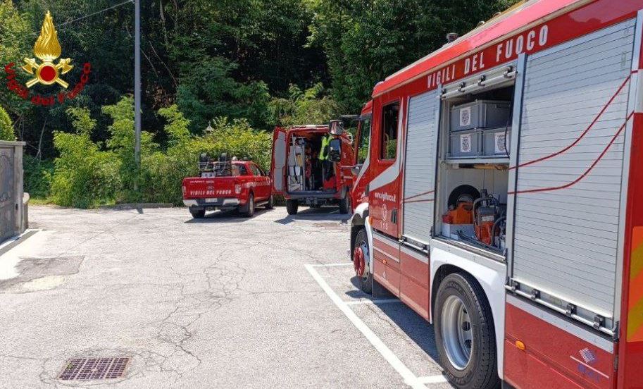 Ciclista soccorso lungo il sentiero Cavandone Bieno