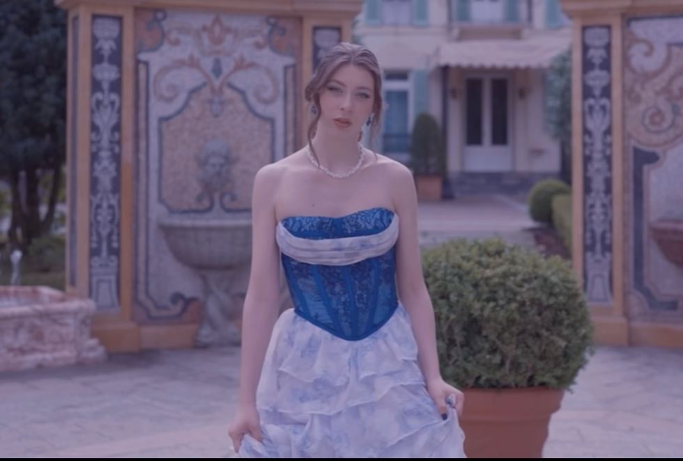 Girato nel Vco il nuovo video della cantante Zoya Adams, "18 years"