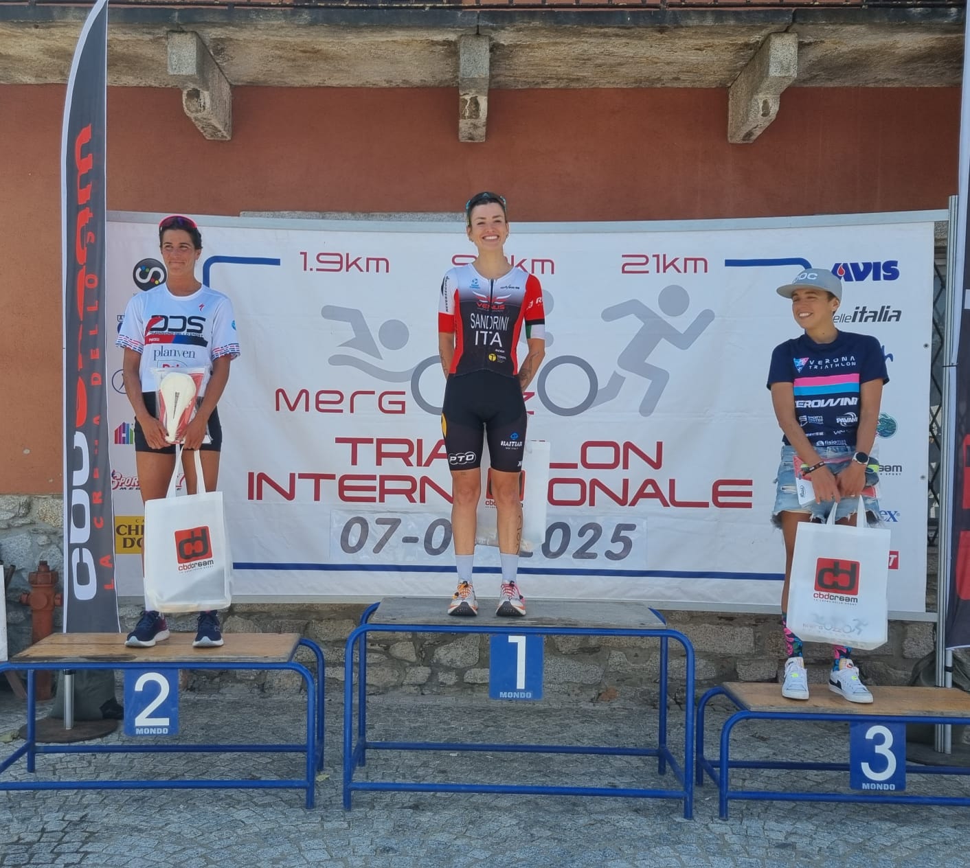 Sara Sandrini e Francesco Lavalle vincono il 30° Triathlon Internazionale di Mergozzo