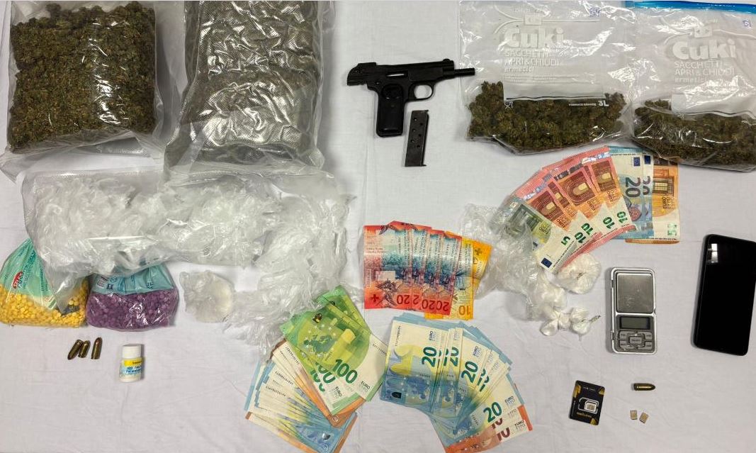 Operazione Polizia contro traffico armi : due giovani in carcere a Verbania, uno ai domiciliari, il quarto denunciato a piede libero