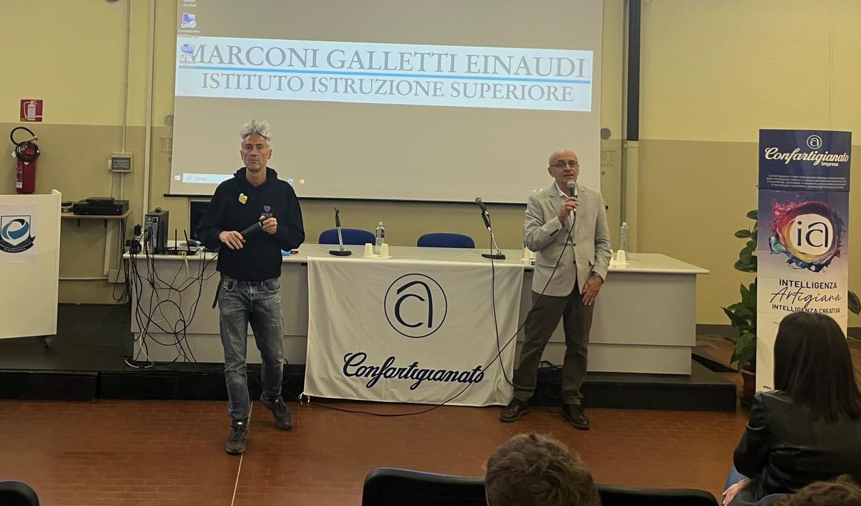 Studenti ossolani a lezione con Vincenzo Schettini, il prof de La fisica che ci piace