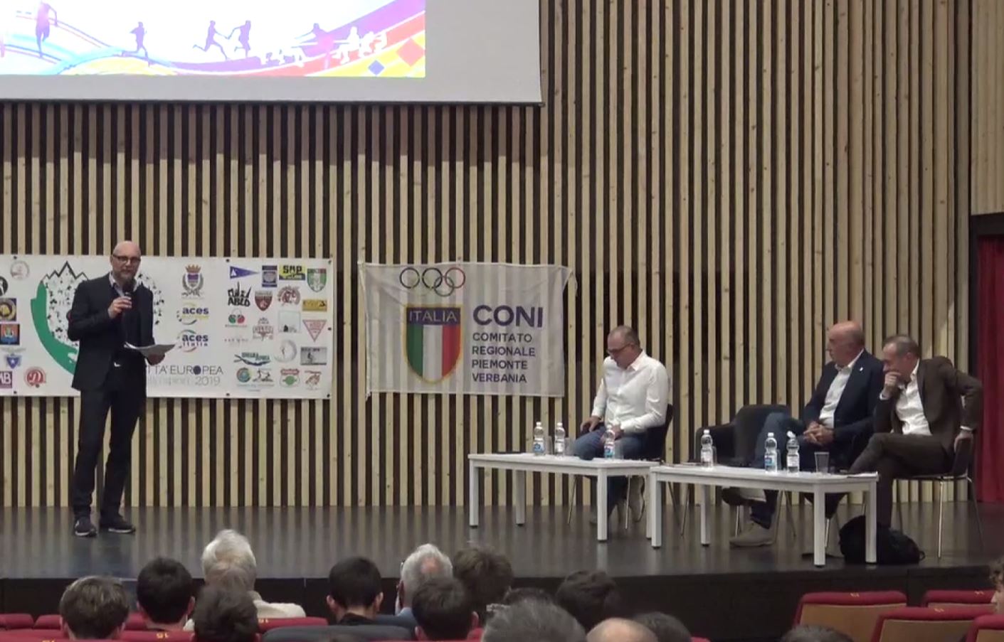 L'auditorium del liceo Gobetti ha ospitato la cerimonia di Omegna premia lo sport