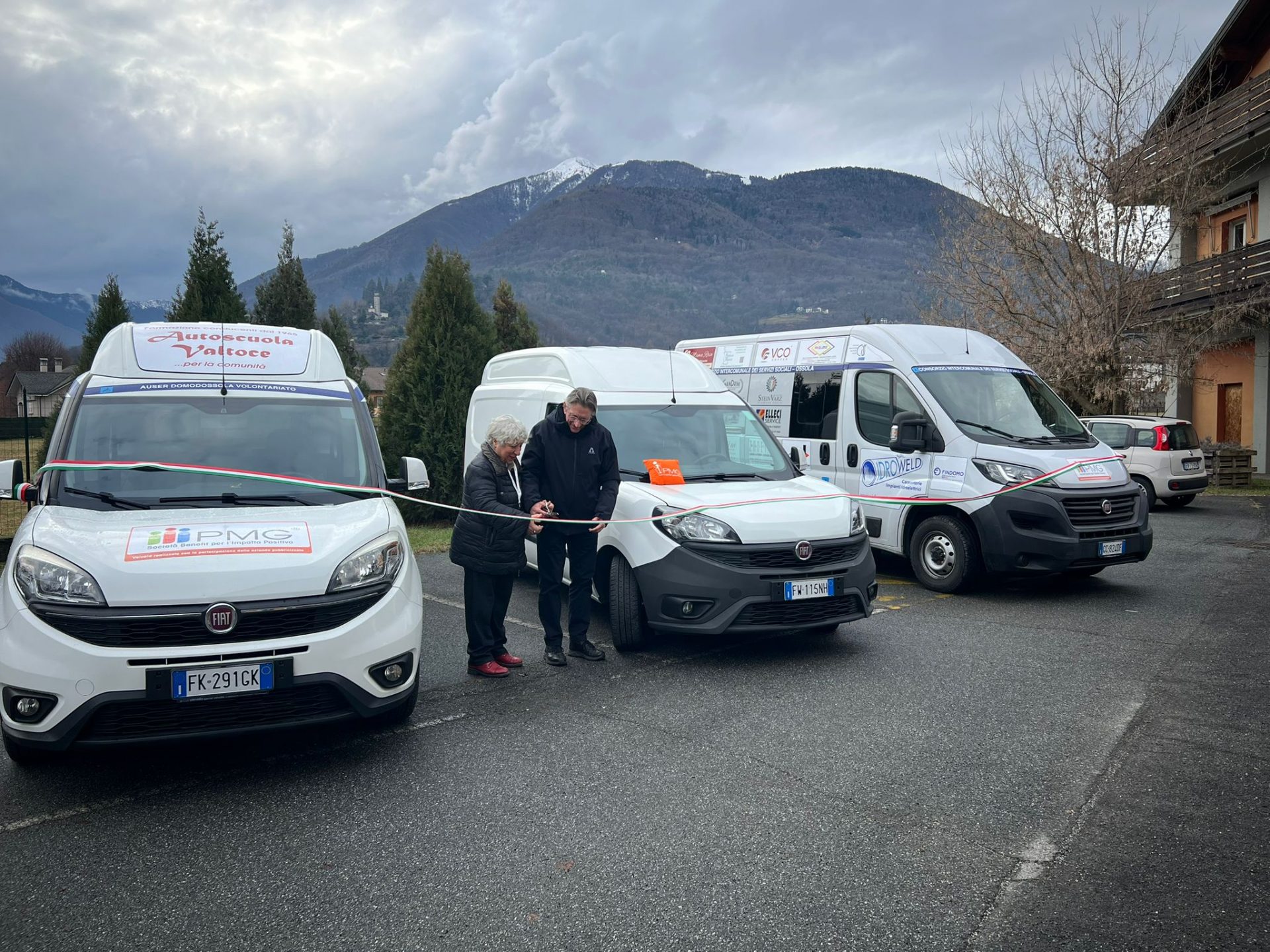 A Domodossola donati tre nuovi mezzi al Ciss Ossola e ad Auser