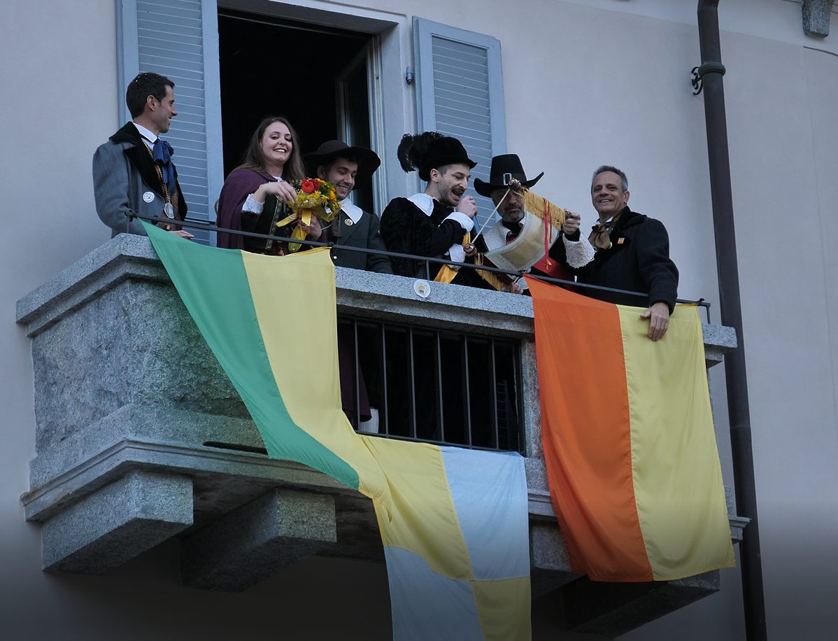 Sfilata e matrimonio del Togn e Cia per il Carnevale domese