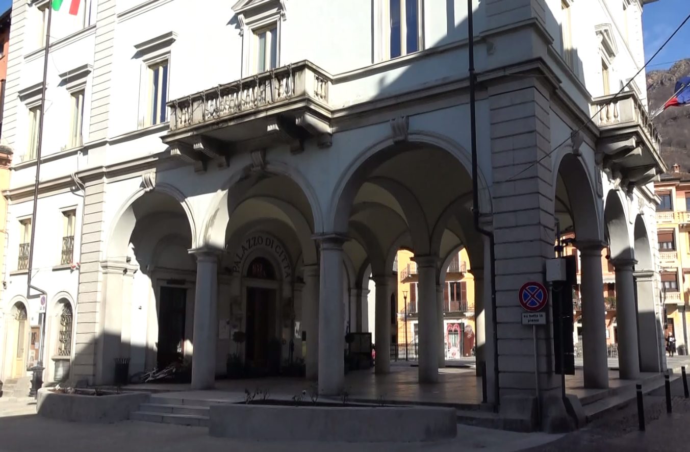 Omegna. Approvazione unanime del Consiglio al mantenimento dei presidi sanitari e amministrativi