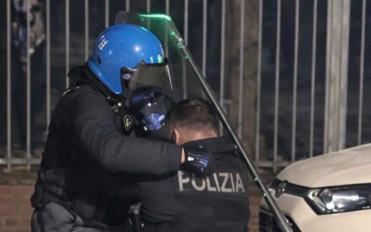 Violenze al corteo Askatasuna, Silp Cgil Verbania: "Chi commette atti di questo tipo è un vile criminale"