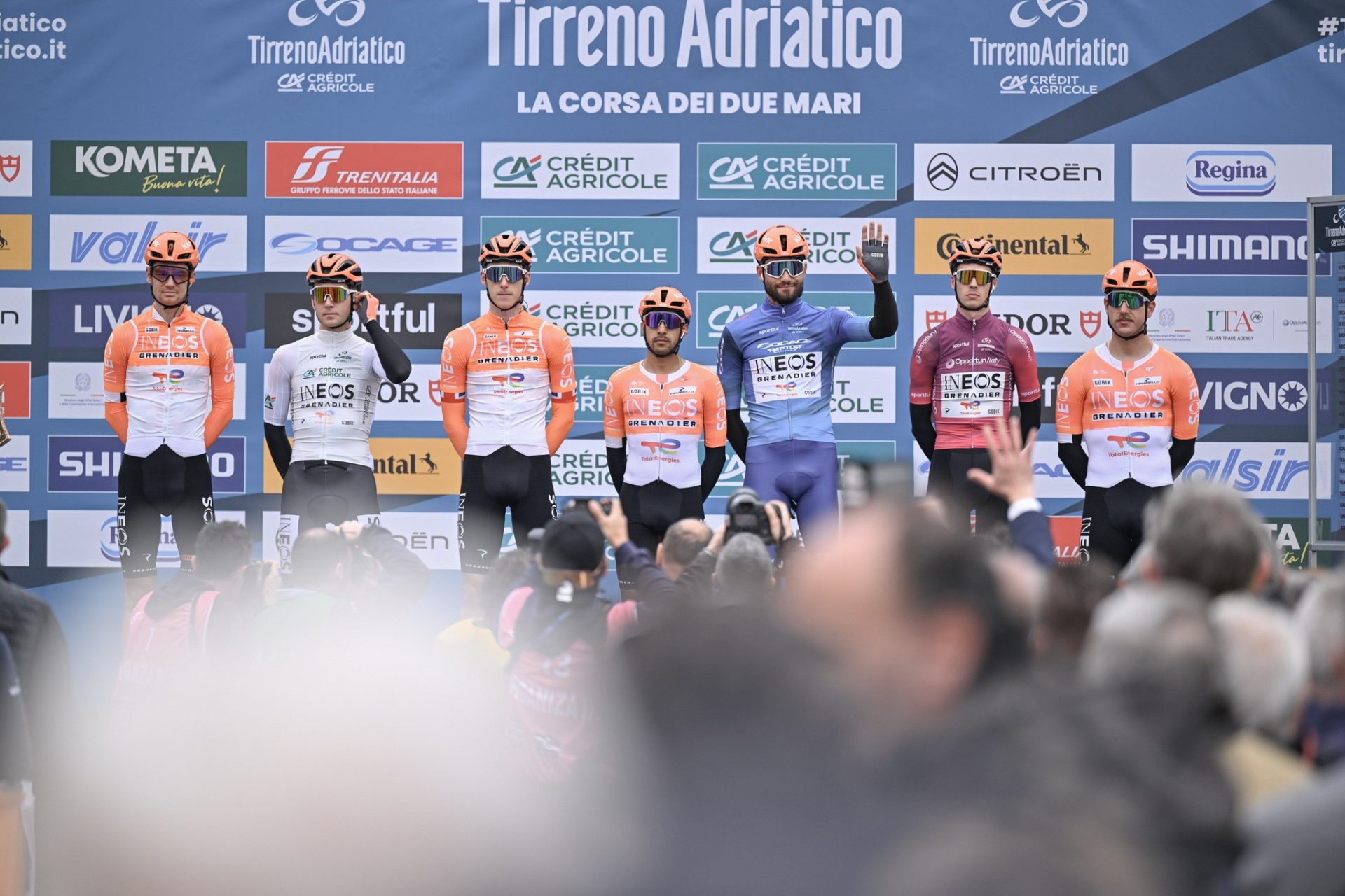 Tirreno Adriatico: tappa a Van der Poel, Del Toro nuovo leader