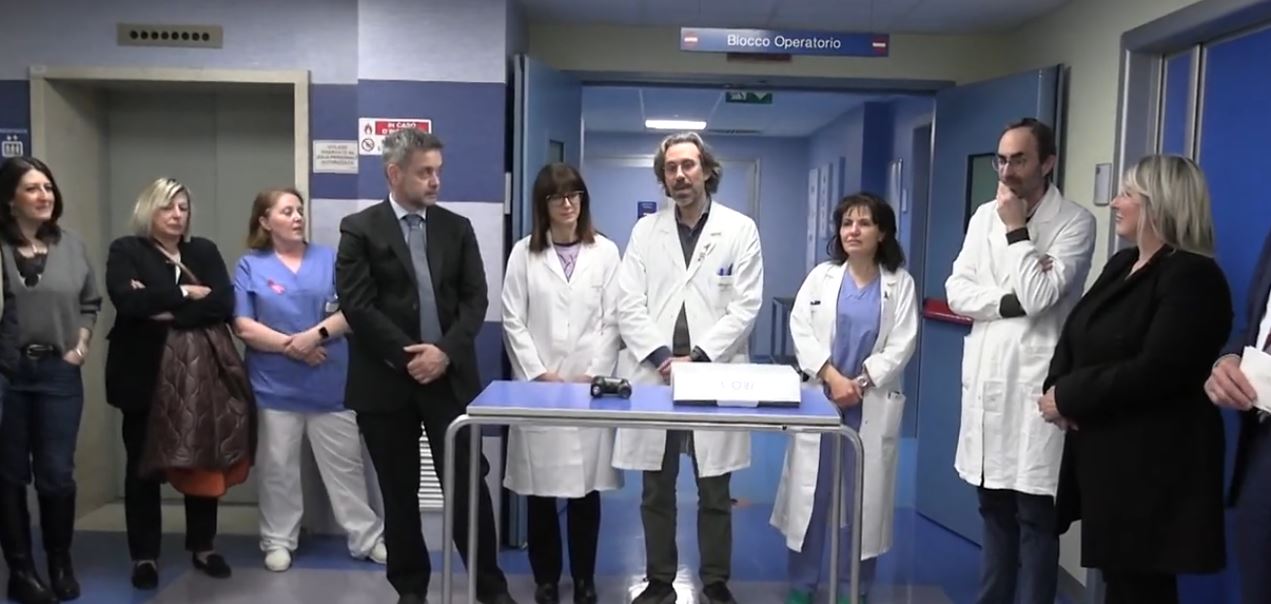 Donato un esoscopio alla chirurgia dell'ospedale Castelli di Verbania, è fondamentale alla senologia