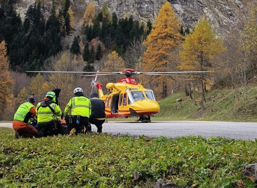 Recuperati dall'elisoccorso i tre escursionisti in difficoltà in valle Cannobina