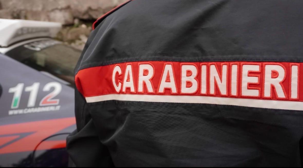 Carabinieri sventano una truffa a una anziana e le restituiscono la refurtiva