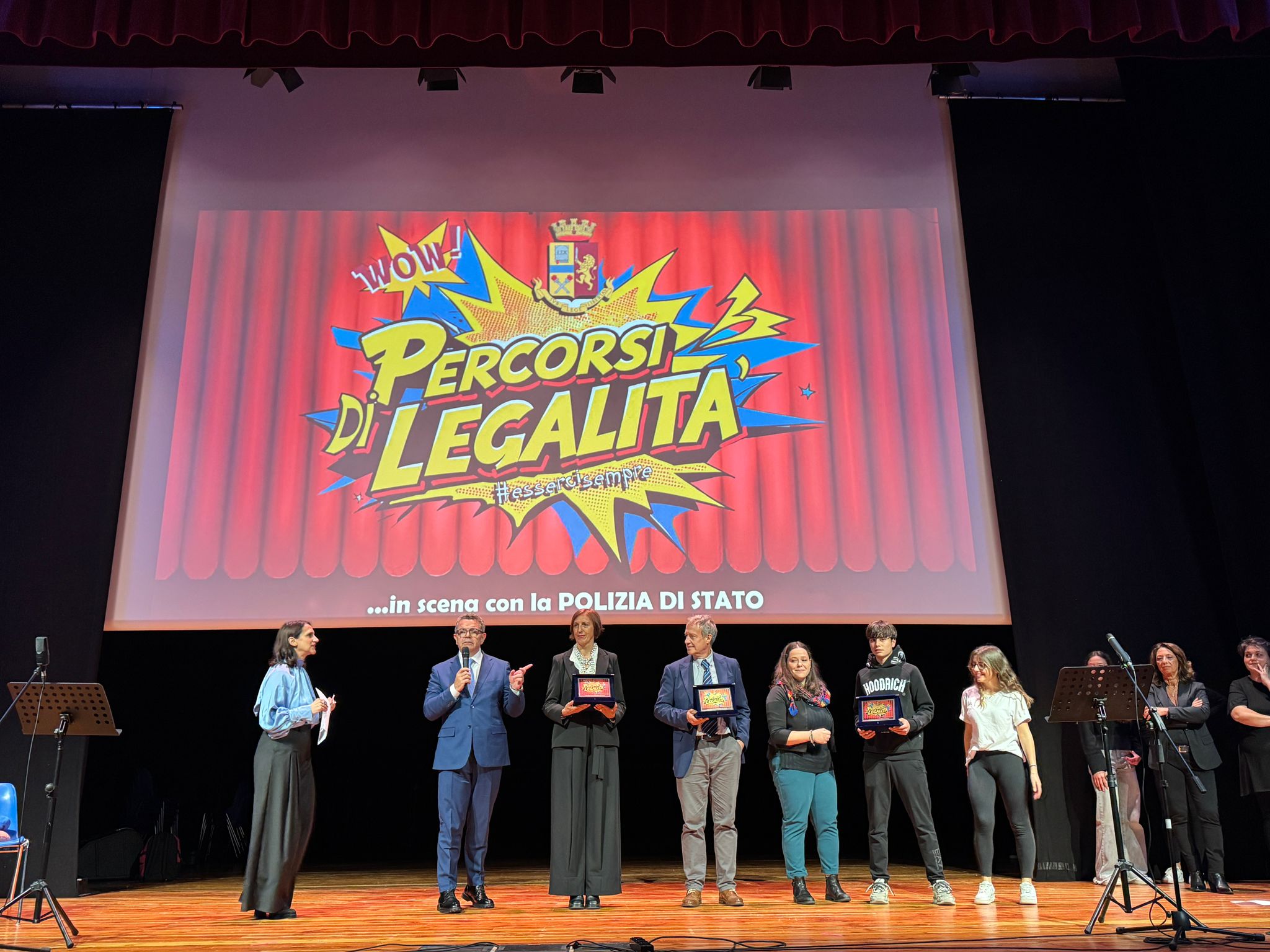 "Percorsi di legalità in scena con la Polizia di Stato" al teatro Maggiore di Verbania