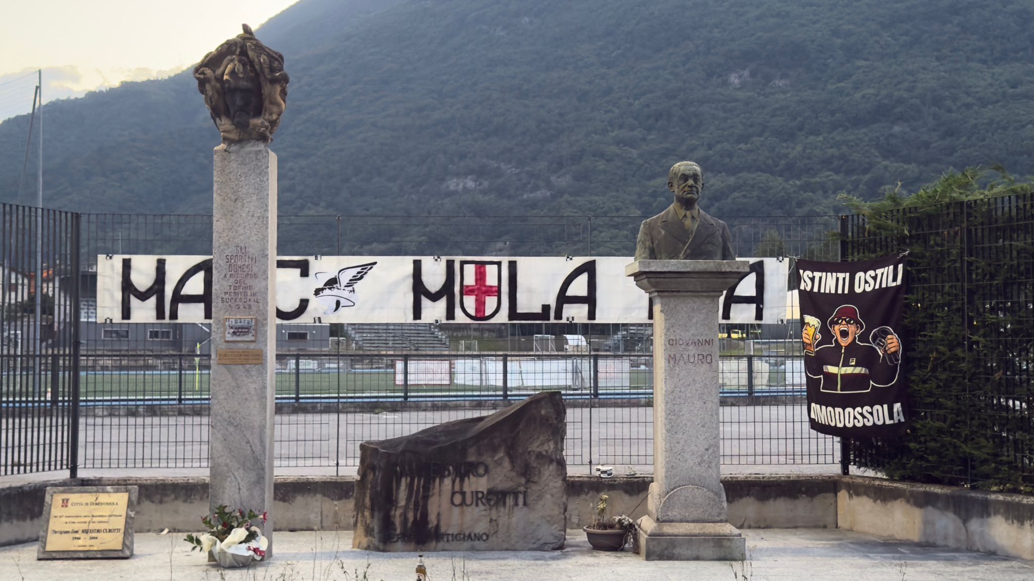 Gli ultras della Juve Domo a sostegno di Marco