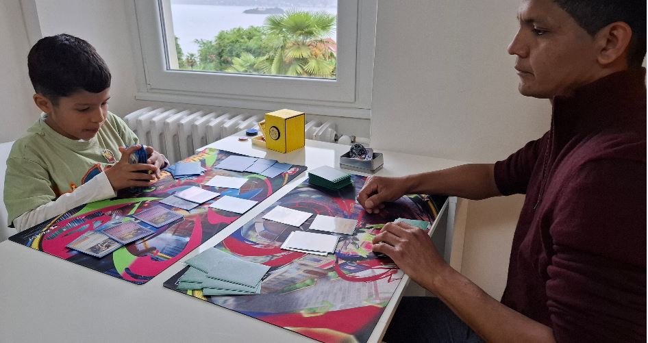 Fritch Jonny Gonzales, 8 anni, di Stresa, parteciperà al Mondiale di carte Pokémon di San Francisco