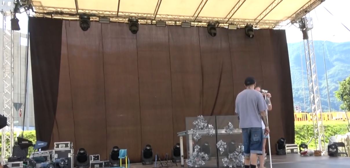 Abbiamo seguito il sound check, stasera il concerto di Mara Sattei a Gravellona