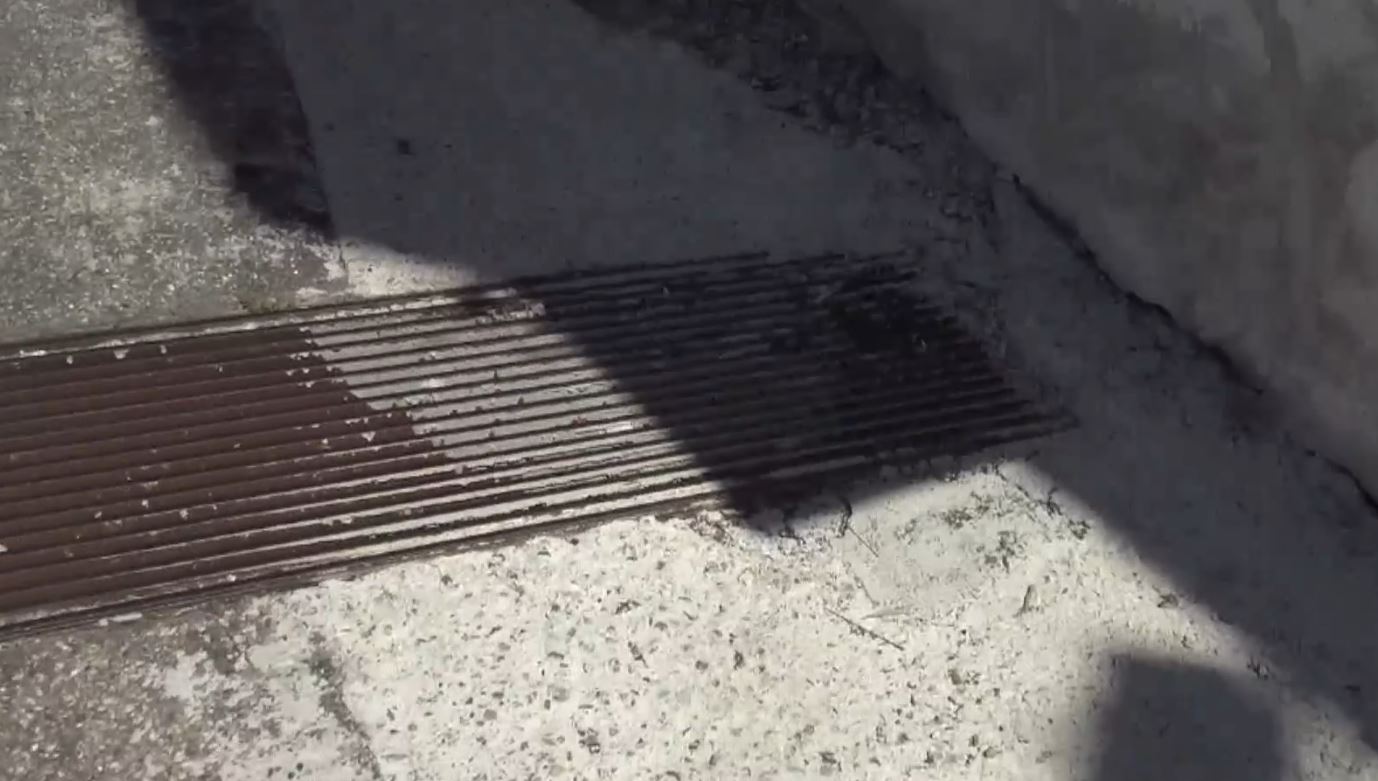 Protestano gli abitanti di Cireggio: dopo la fibra ottica non sono stati sistemati gli asfalti