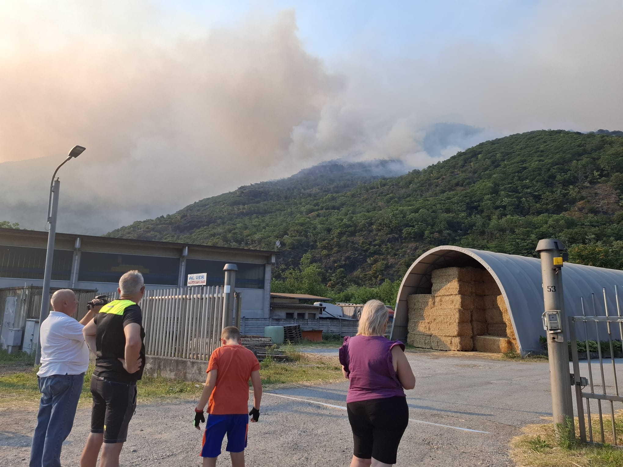 Incendio Premosello: ordine di evacuazione per Colloro. In 24 ore da poco più di 100 a 600 ettari di montagna bruciati